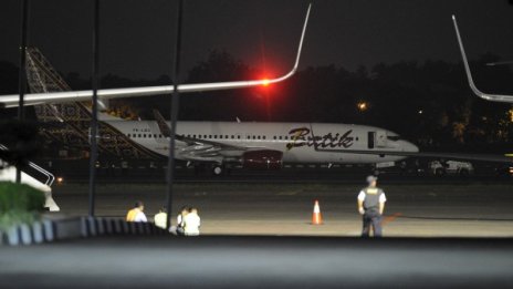 Пътнически самолети се сблъскаха на летище в Джакарта