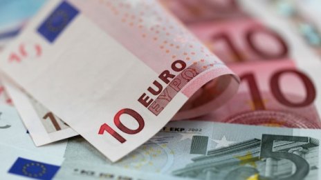 Доверчив германец преметнат с 40 бона от бургаска двойка