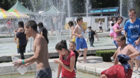 Сбръчкваме се бързо, но пък живеем дълго