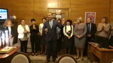 От ГЕРБ за Цветанов: ЧРД с торта и... неработен ден  