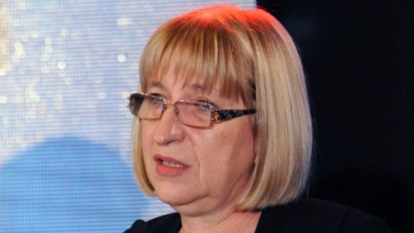 Не съм номинирала шефа на ДАИ, отсече Цачева