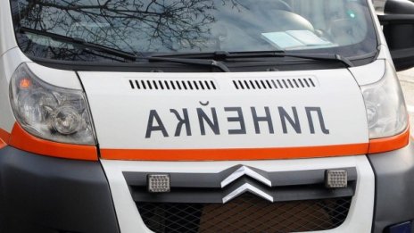 Дете се опря в жици на трафопост, в болница е