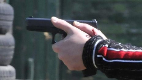Арестуваха мъж, стрелял с пистолет край училище