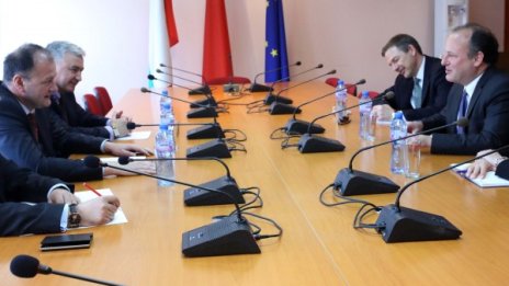 Първа среща: US-посланикът отиде при БСП 