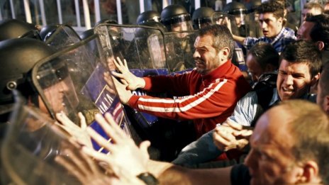 Погром в Скопие: Протестът превзе кабинета на президента