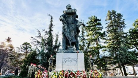България се прекланя пред подвига на Ботев и загиналите за свободата ни