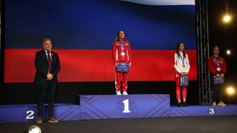 Пак драма в София: Украинка отказа да чуе руския химн на Европейското по бокс ВИДЕО