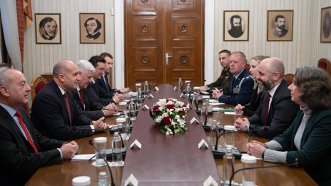 Радев за F-16: България развива отбранителните си способности, вместо да разчита само на съюзниците