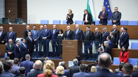 Започват дебатите по вота на недоверие към кабинета "Желязков"
