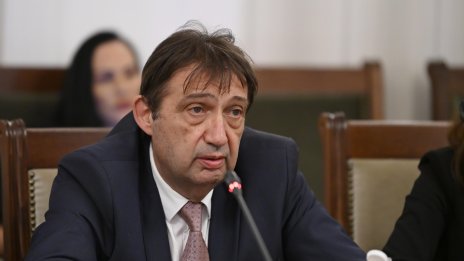 Шишков: По договори за мантинели за 300 млн. лв. са платени 500 млн.