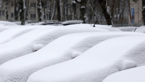 Обилни снеговалежи в района на Букурещ, има затруднения в придвижването