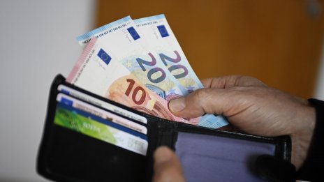 С 11% се увеличава средната работна заплата, ето кои са най-добре платени