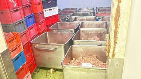 Иззеха над 600 кг храна без документи в Свиленград