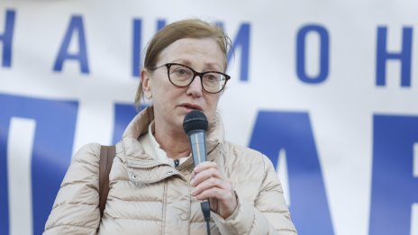 Лулчева: По "Петрохан" се води спор извън терена на правото