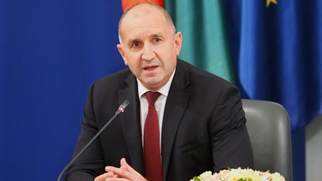 Радев: Да се разплетат случаите с Пепи Еврото и Нотариуса