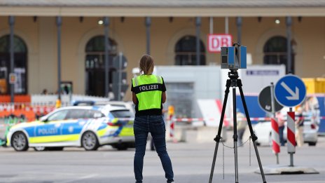 Двама българи са задържани след палеж с коктейли Молотов в Мюнхен