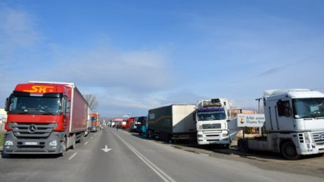 Протест до протеста: За тол таксите, за гърците