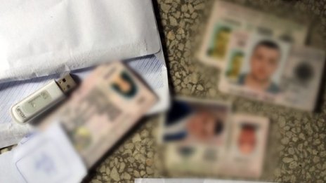 Удариха група за изготвяне на фалшиви документи