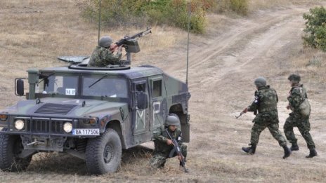 Военните на браздата няма да са камуфлаж – ще стрелят