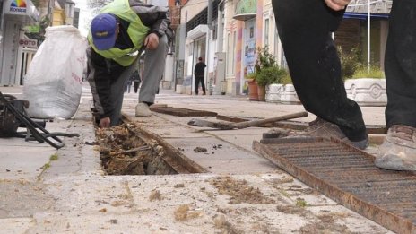 В Пловдив извънредно чистят шахти, чакат много дъжд
