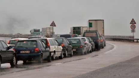 Предпразнично:  Без две ленти 2 км по "Хемус"