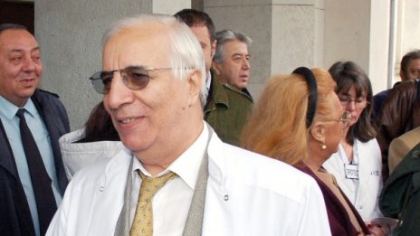 Лекарите трябва да се учат и на морал, смята проф. Чирков