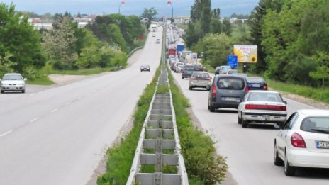 100 хил. коли са влезли в София, чакат още толкова