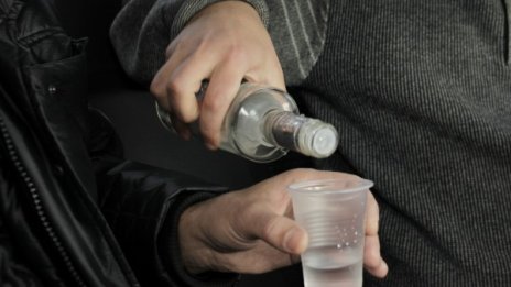 Почерпен водач удари пет коли в Търново