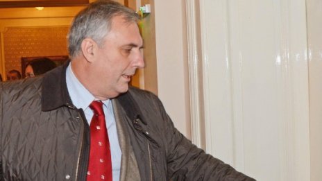Калфин чака ясна позиция от фондовете за вторите пенсии