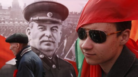 Новосибирск се украси с десетки билбордове за Сталин 