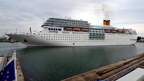 Първият за годината круизен кораб акостира у нас