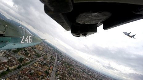 Парадът от високо: Красотата на бойните самолети