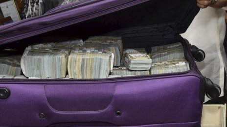 Арестуваха най-издирваният перач на пари в света