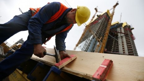 По-малко се строи &ndash; спадът при сградите е с 14% за година