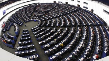 Европарламентът ще блокира безвизовия режим за турците