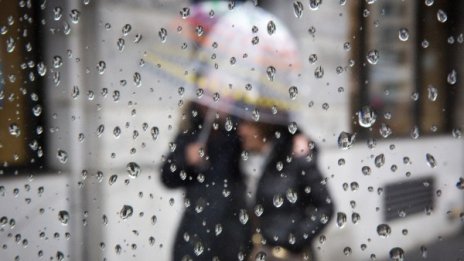 Оранжев код за дъжд в 7 области утре