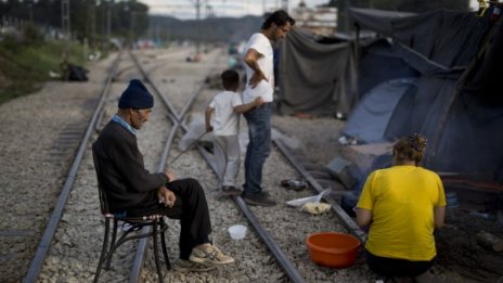 Бежанци продължават да прииждат към Гърция. Защо?