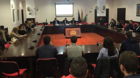 Бареков за политиката: Блато с крокодили!