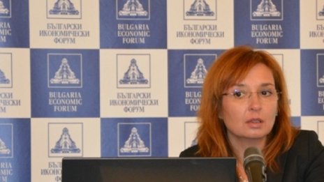 Решено: Русинова влезе, Калфин излезе...  