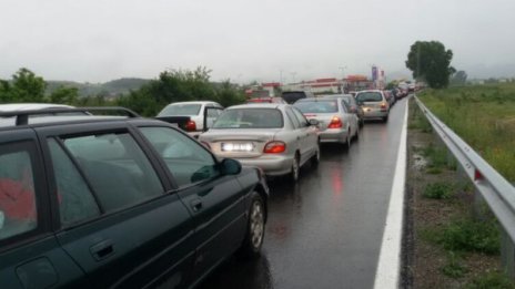 Тръгваш, спираш... километрична тапа по пътя за Гърция