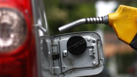 Лек летен скок от 10 ст. при горивата? Нормално е!