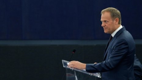 Туск призова за глобална солидарност с бежанската криза