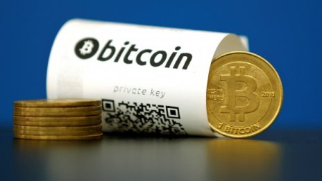 Русия със своя версия на Bitcoin, забранява чуждите