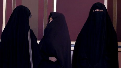 Сливен забрани бурките, че и каруците