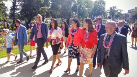 Борисов направи музей на розата, символът на БСП…