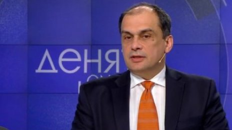 Починал е адвокат Михаил Бояджиев