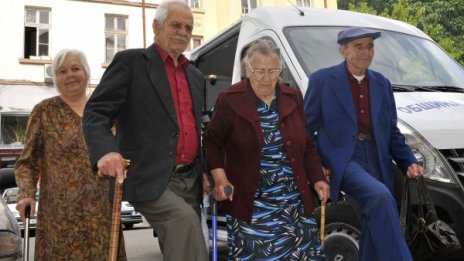 Вдигнаха пенсията за старост с 3 лева