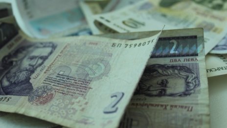 Храна, цигари и алкохол за 3 бона откраднаха от магазин в Асеновград