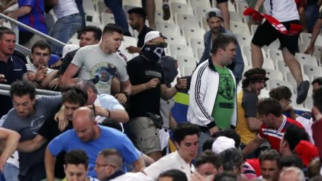 Руснаци и англичани се млатиха до кръв в Марсилия