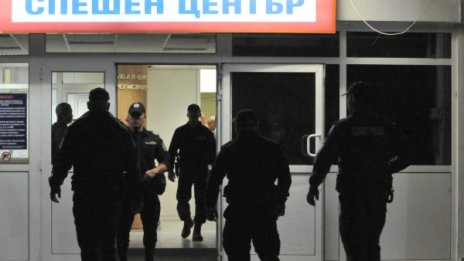 Митьо Очите е в съзнание, но остава в тежко състояние
